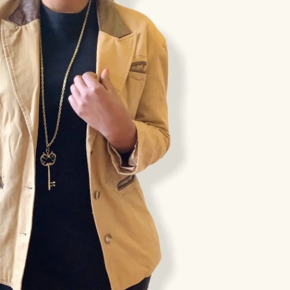 VINTAGE OVERSIZED TAN BLAZER MADE IN HONG KONG WOMEN SIZE LARGE - Picture 2 of 10